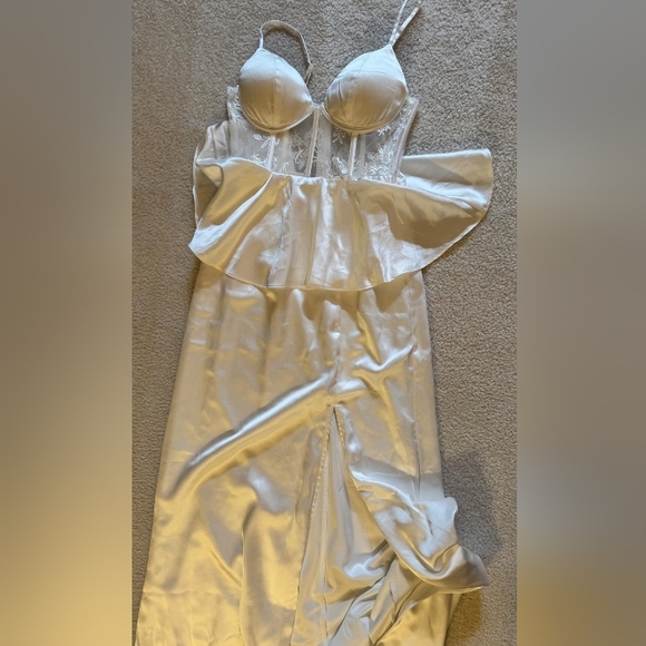 White Bustier Maxi Dress - Picture 9 of 11